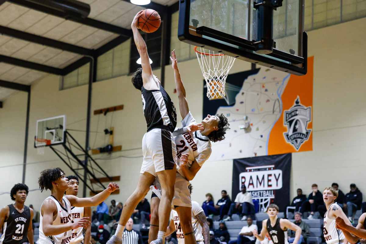 Webster Groves Missouri Mount Carmel Illinois boys basketball December 16 2023 Nate Latsch 24999
